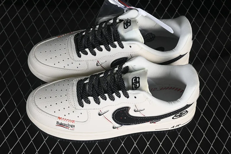 All categories Nk Air Force 1 Air Force series Nk Air Force 1 Low Air Force low-top Nike Air Force 1'07 Low Balenciaga co-branded four silver hooks Air Force 1 low-top casual sneakers DD1928-309